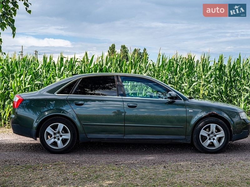 Седан Audi A4 2001 в Обухове