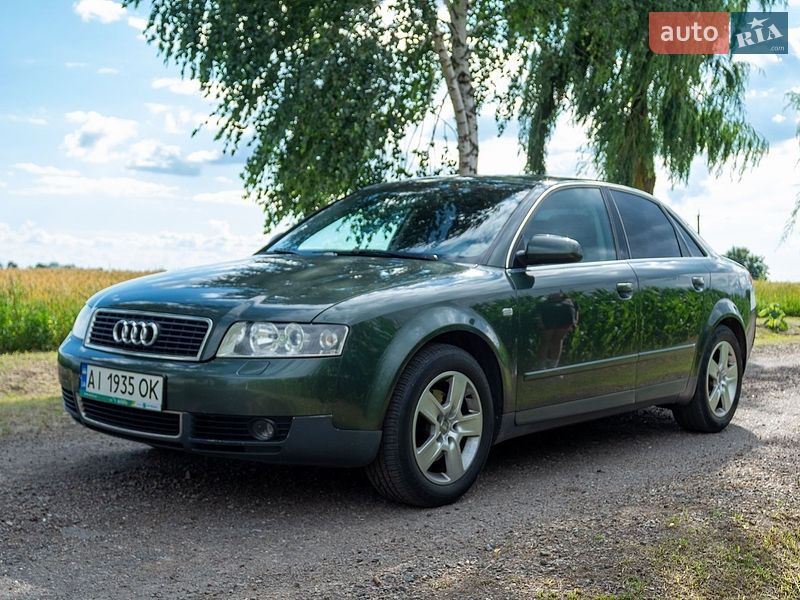 Седан Audi A4 2001 в Обухове