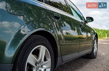 Седан Audi A4 2001 в Обухове
