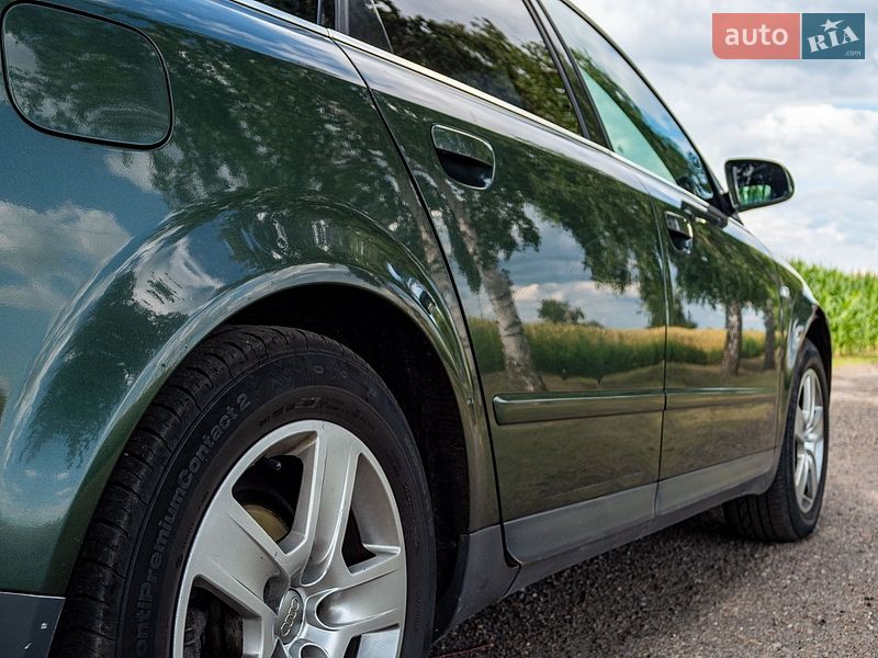 Седан Audi A4 2001 в Обухове