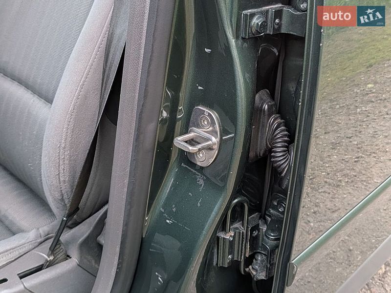 Седан Audi A4 2001 в Обухове