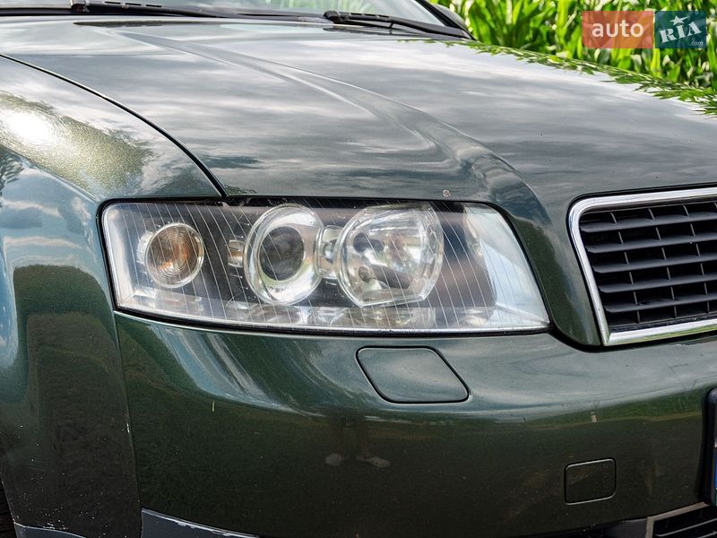Седан Audi A4 2001 в Обухове