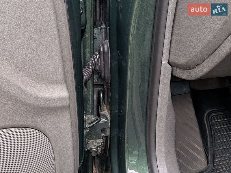 Седан Audi A4 2001 в Обухове