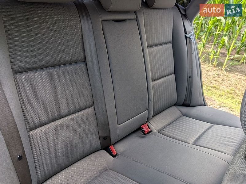 Седан Audi A4 2001 в Обухове