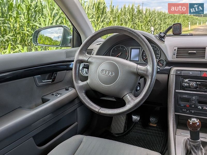 Седан Audi A4 2001 в Обухове