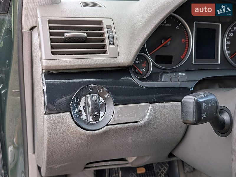 Седан Audi A4 2001 в Обухове