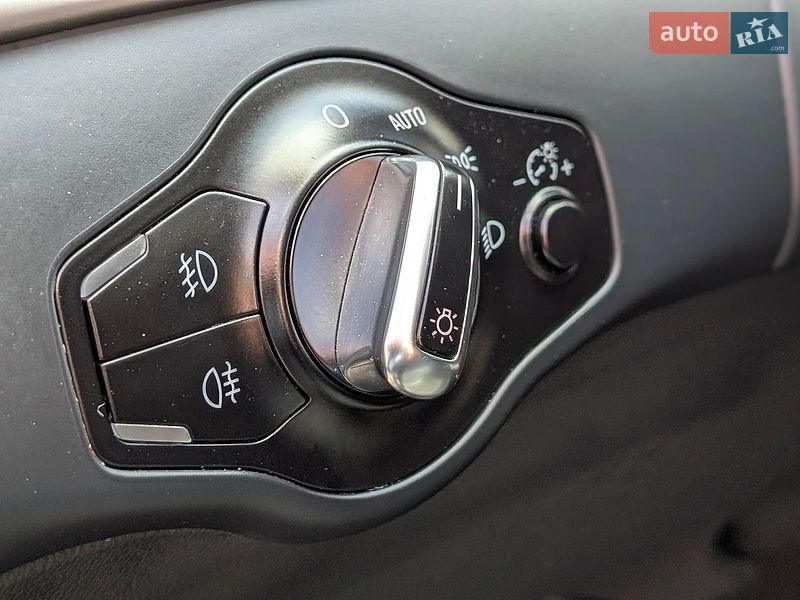 Седан Audi A4 2013 в Тернополі