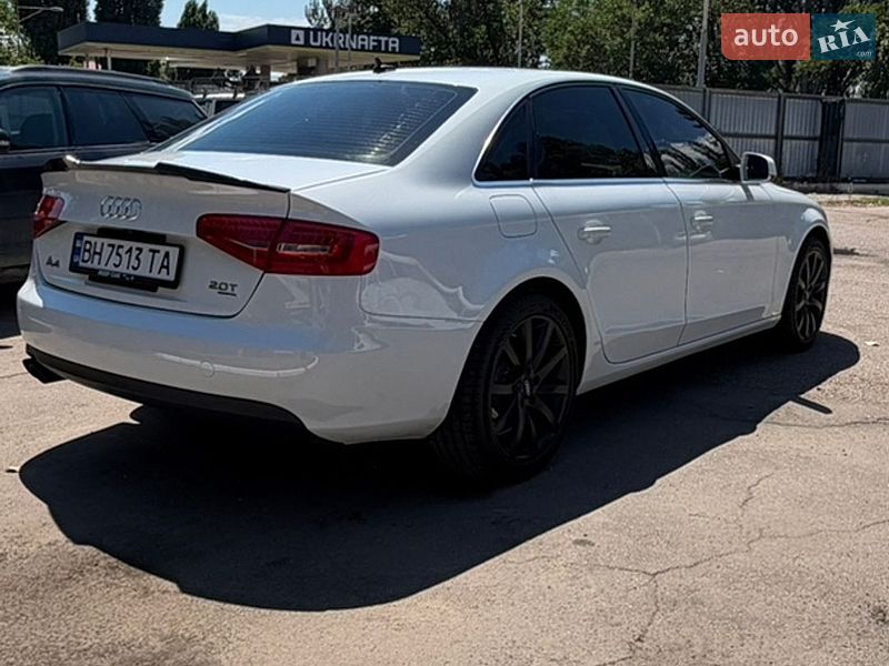 Седан Audi A4 2012 в Одесі