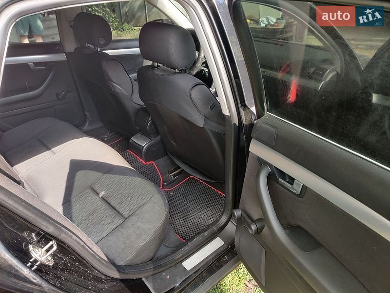 Седан Audi A4 2005 в Краснограде