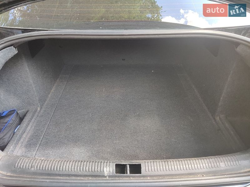 Седан Audi A4 2005 в Краснограде