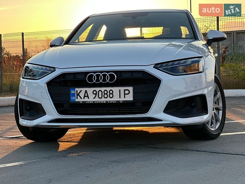 Седан Audi A4 2022 в Одесі
