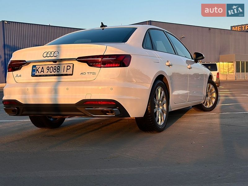 Седан Audi A4 2022 в Одесі