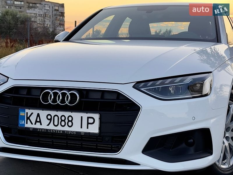 Седан Audi A4 2022 в Одесі