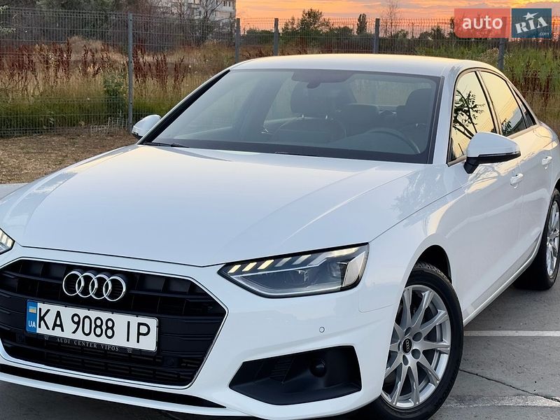 Седан Audi A4 2022 в Одесі