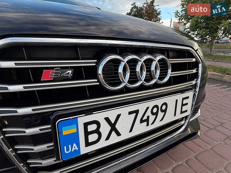Седан Audi A4 2012 в Рівному