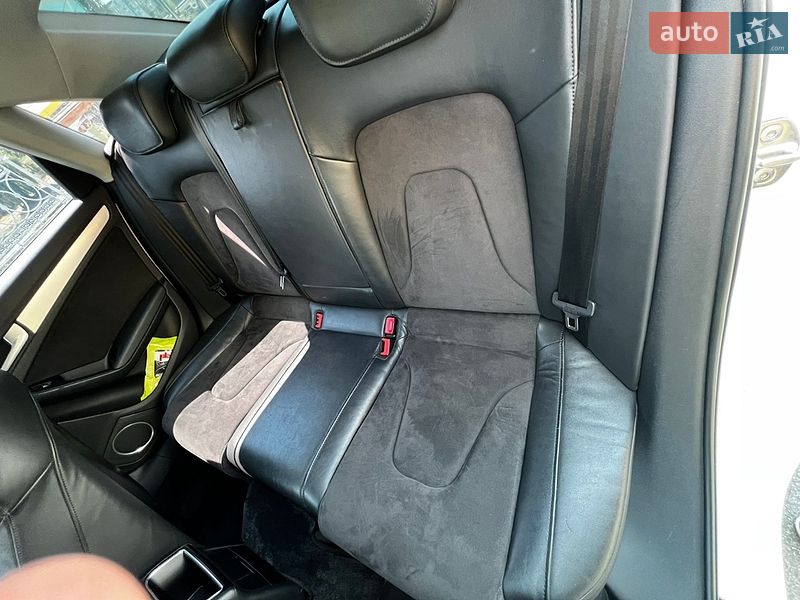 Седан Audi A4 2012 в Києві