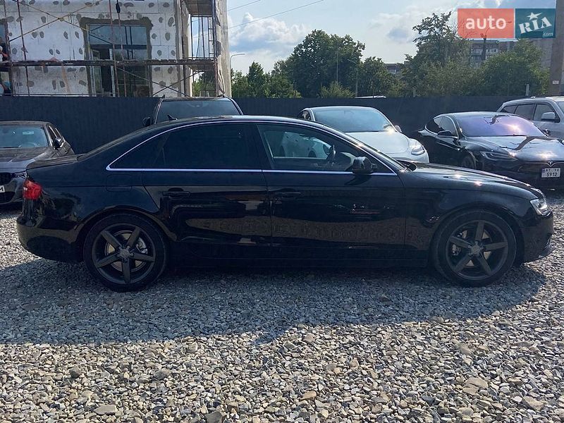 Седан Audi A4 2013 в Ивано-Франковске