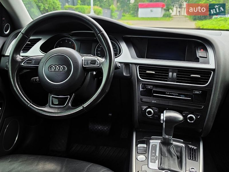 Седан Audi A4 2015 в Киеве