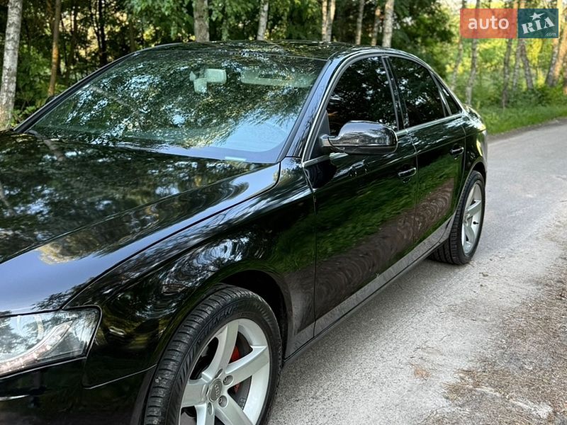 Седан Audi A4 2009 в Бобровиці