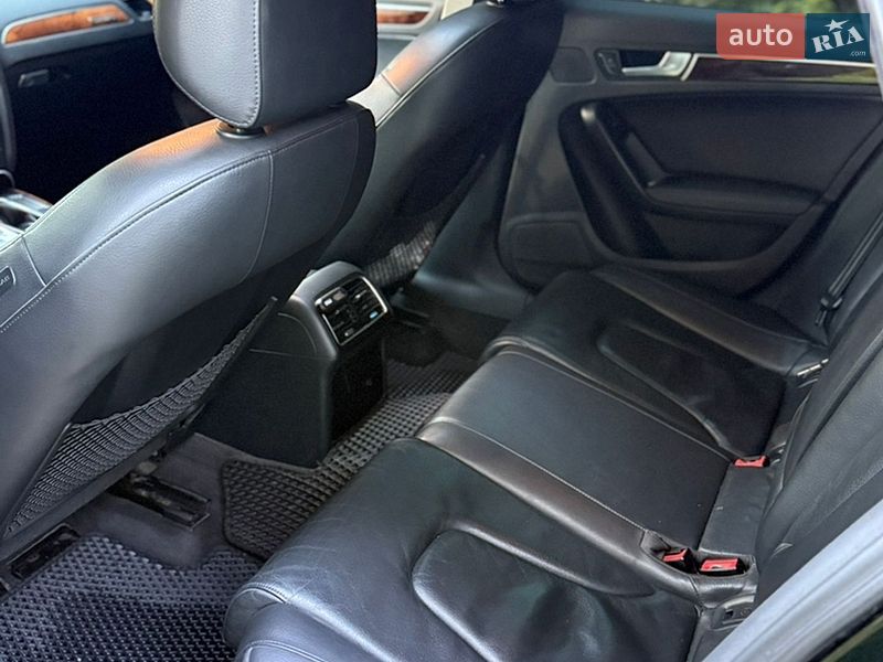 Седан Audi A4 2009 в Бобровиці