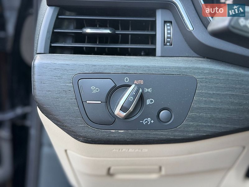 Седан Audi A4 2018 в Киеве