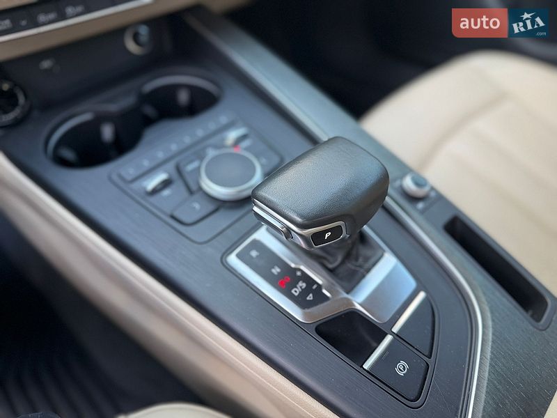 Седан Audi A4 2018 в Киеве
