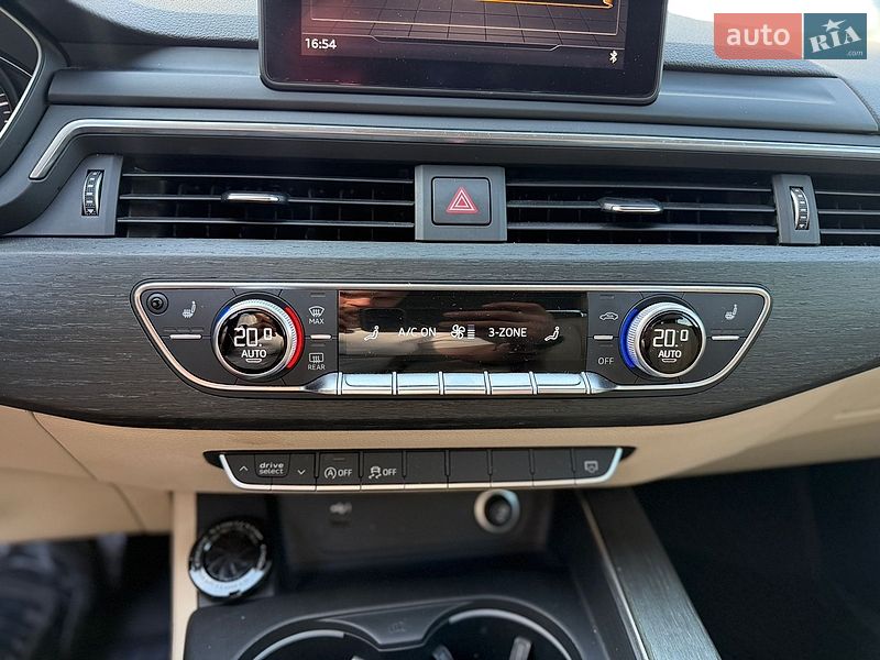 Седан Audi A4 2018 в Киеве
