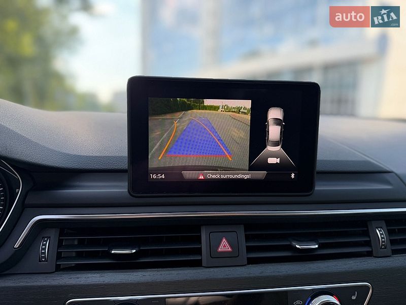 Седан Audi A4 2018 в Киеве