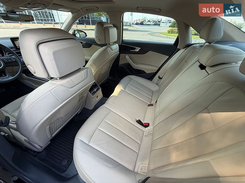 Седан Audi A4 2018 в Киеве