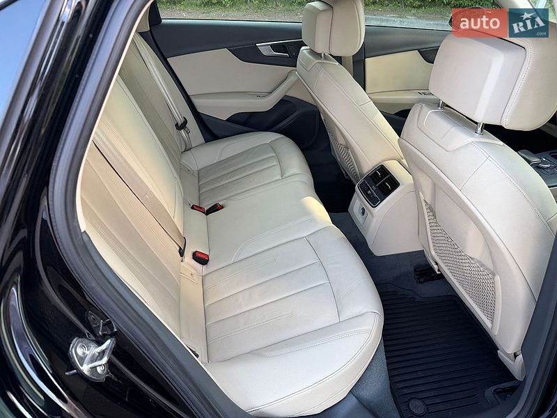 Седан Audi A4 2018 в Киеве