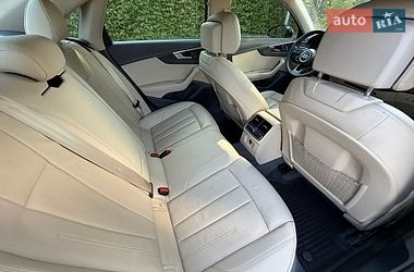 Седан Audi A4 2018 в Киеве