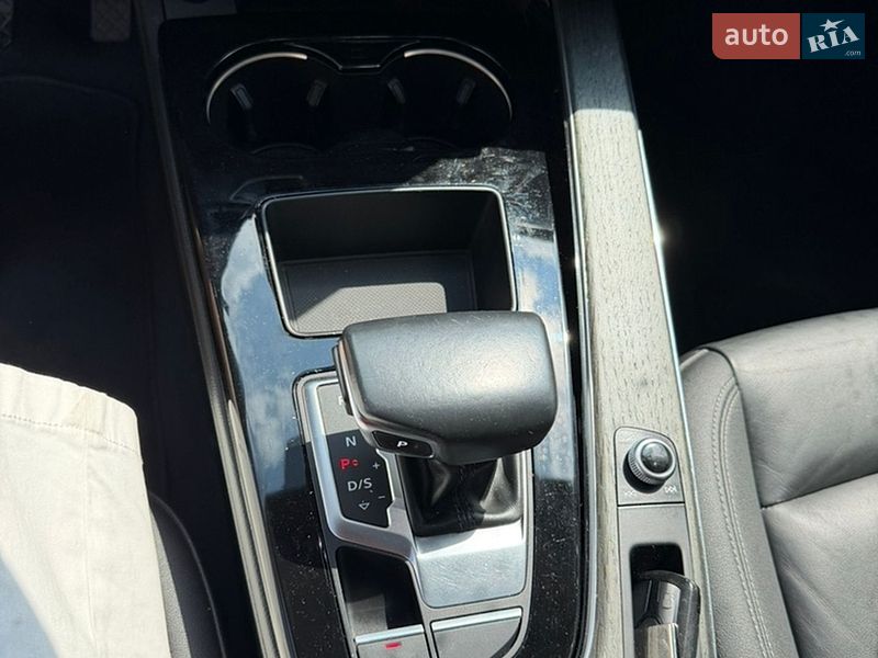 Седан Audi A4 2020 в Львові