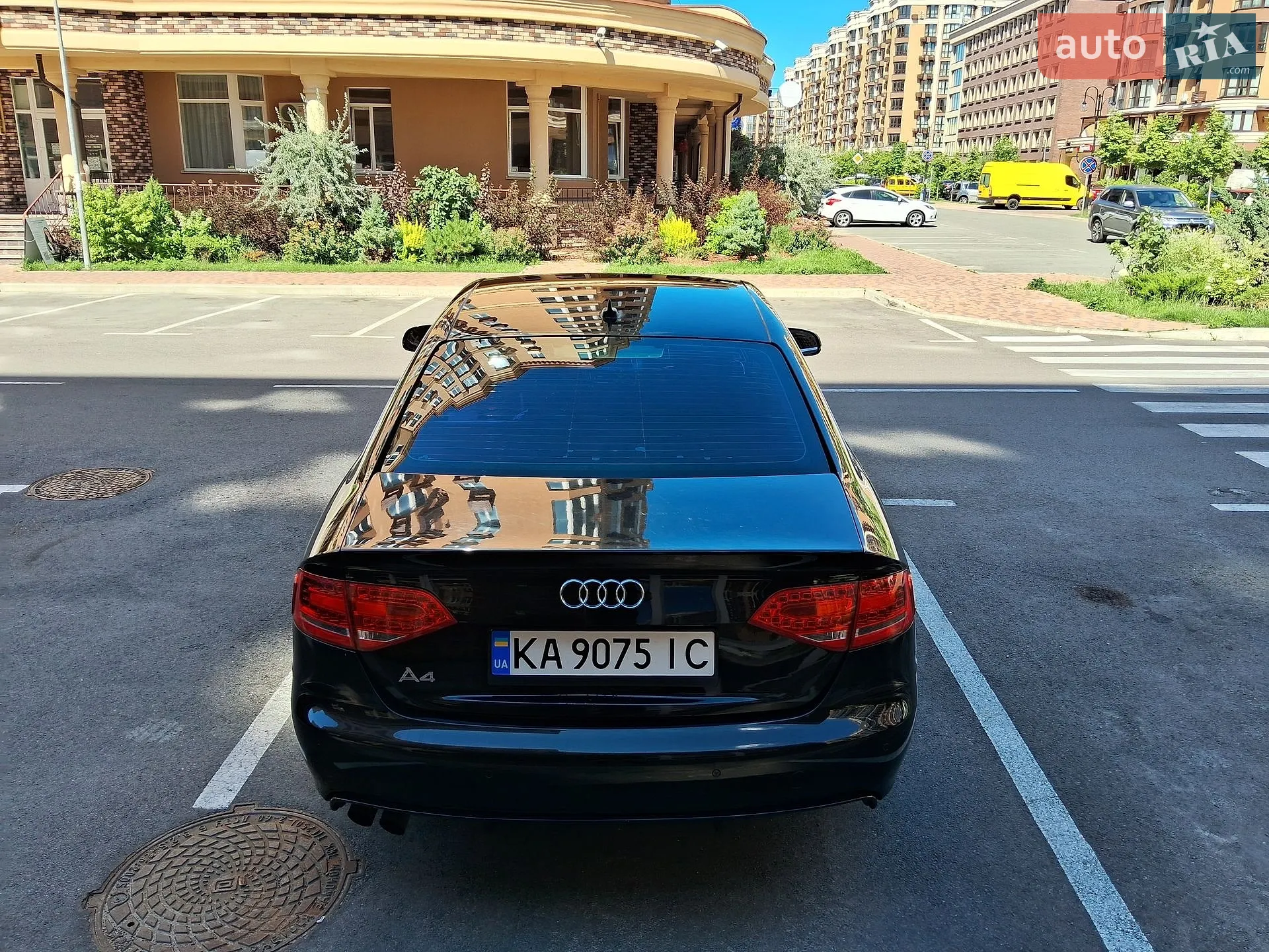 2010 Audi A4 - мініатюра 2