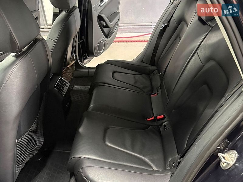 Седан Audi A4 2014 в Києві