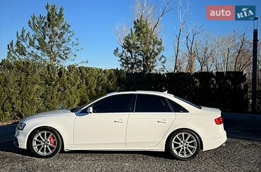 Седан Audi A4 2015 в Дніпрі