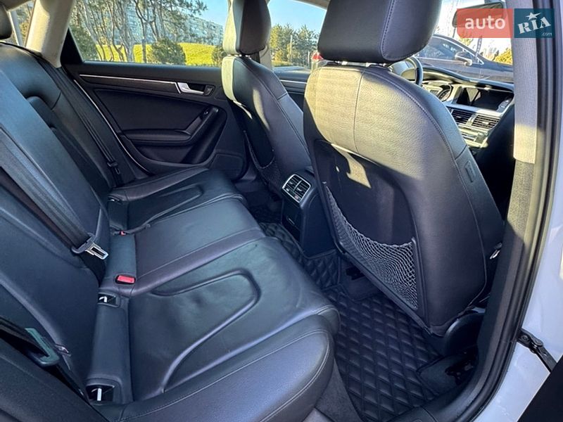 Седан Audi A4 2015 в Дніпрі