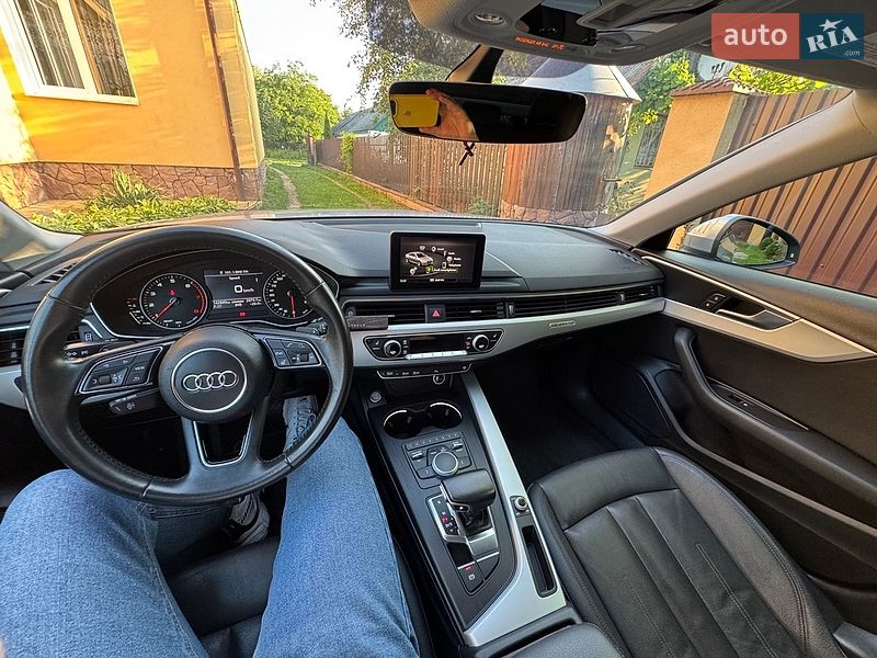 Седан Audi A4 2017 в Львові