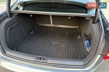 Седан Audi A4 2014 в Стрые
