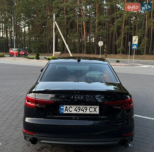 Седан Audi A4 2017 в Луцке