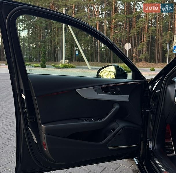 Седан Audi A4 2017 в Луцке