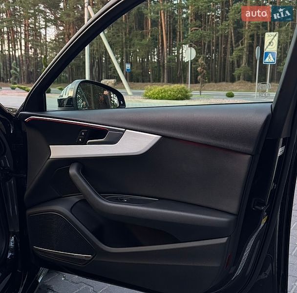 Седан Audi A4 2017 в Луцке