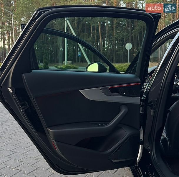 Седан Audi A4 2017 в Луцке