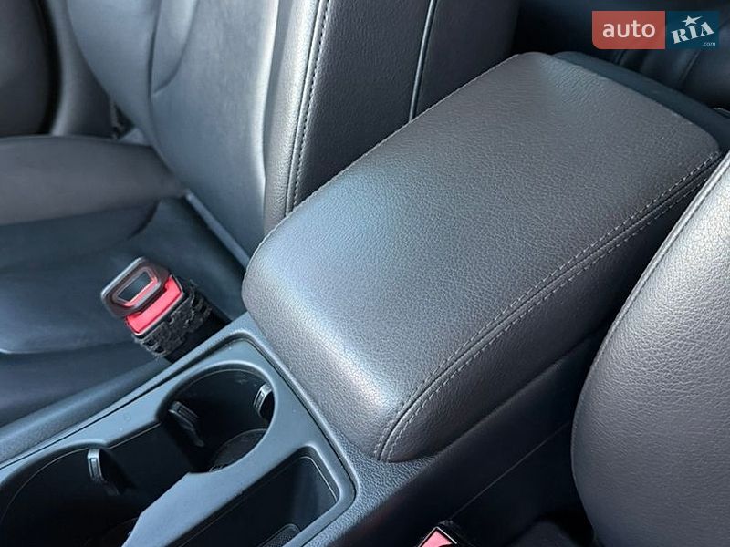 Седан Audi A4 2015 в Киеве