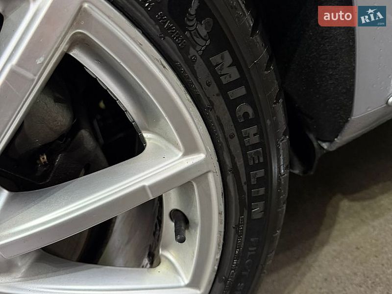 Седан Audi A4 2015 в Киеве