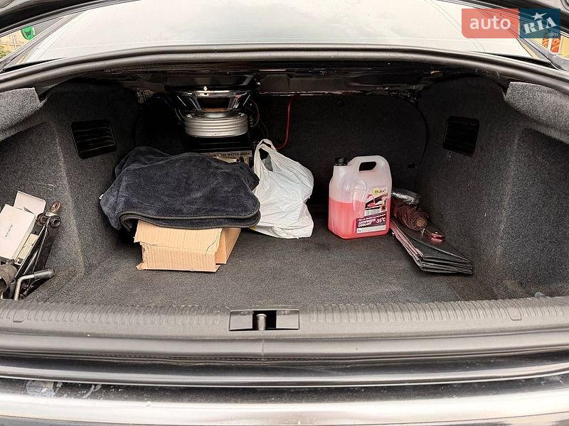 Седан Audi A4 2004 в Сокале