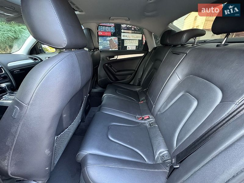 Седан Audi A4 2013 в Львові