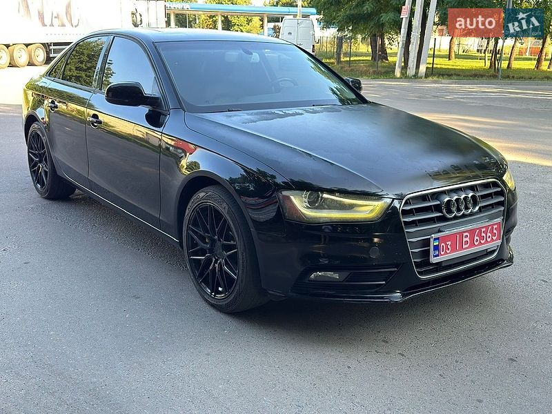 Седан Audi A4 2013 в Львові