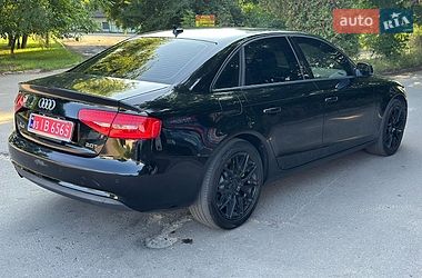 Седан Audi A4 2013 в Львові