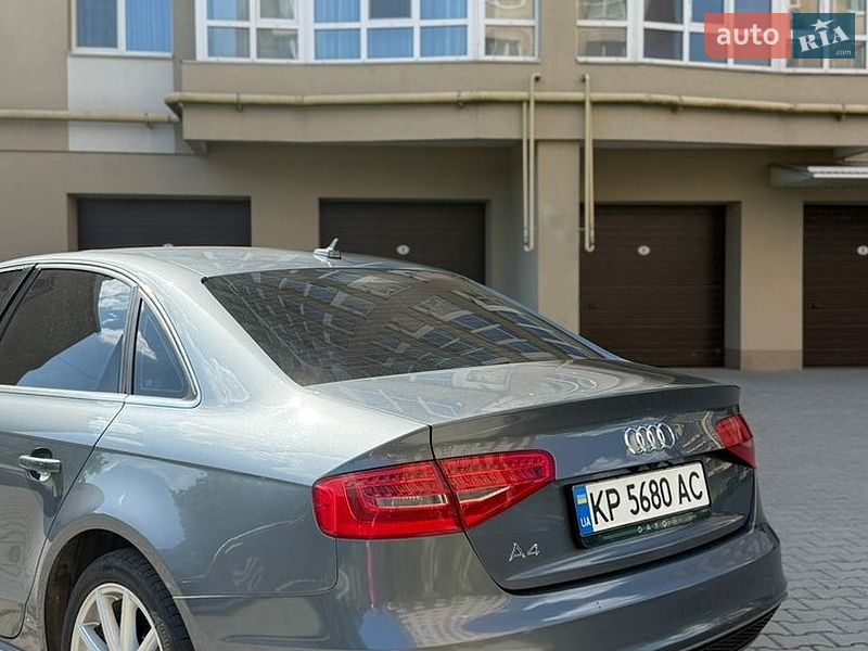 Седан Audi A4 2014 в Хмельницком