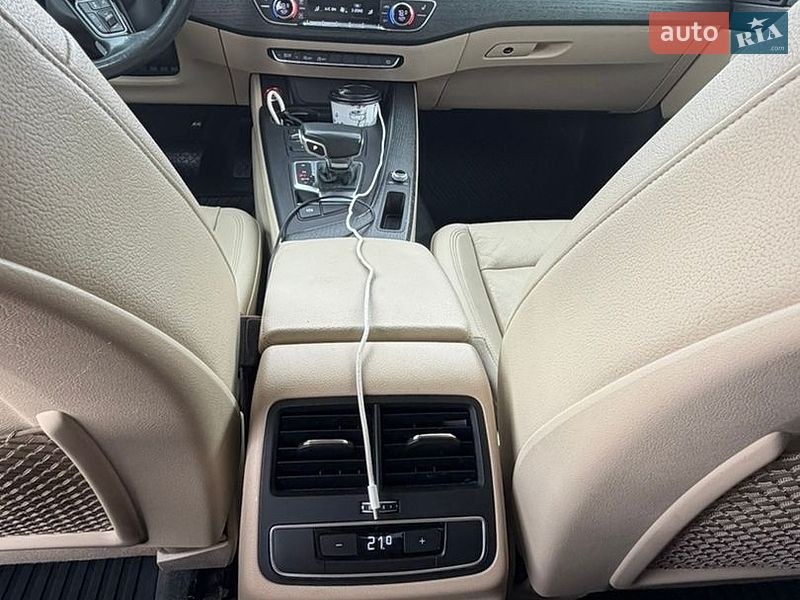 Седан Audi A4 2017 в Дрогобичі